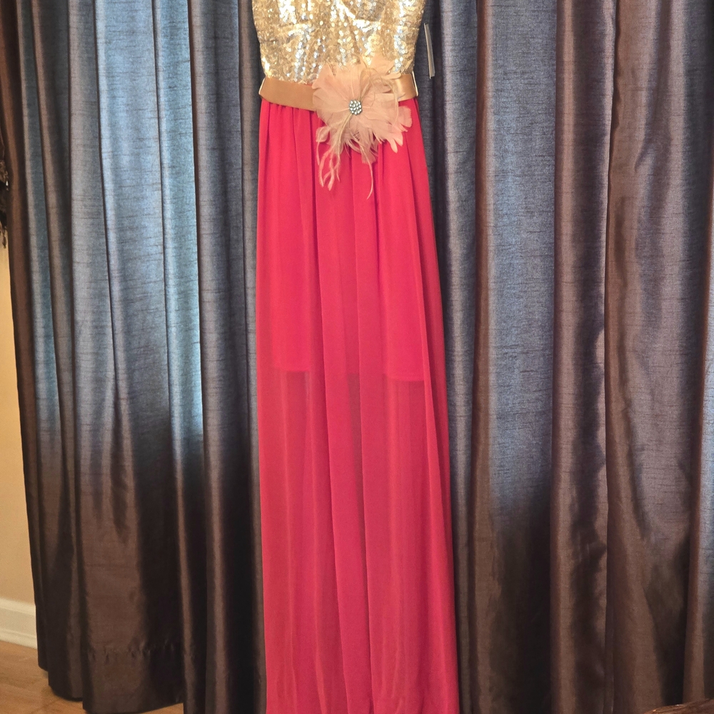 City Triangles Gold Sequin Dress Size 5